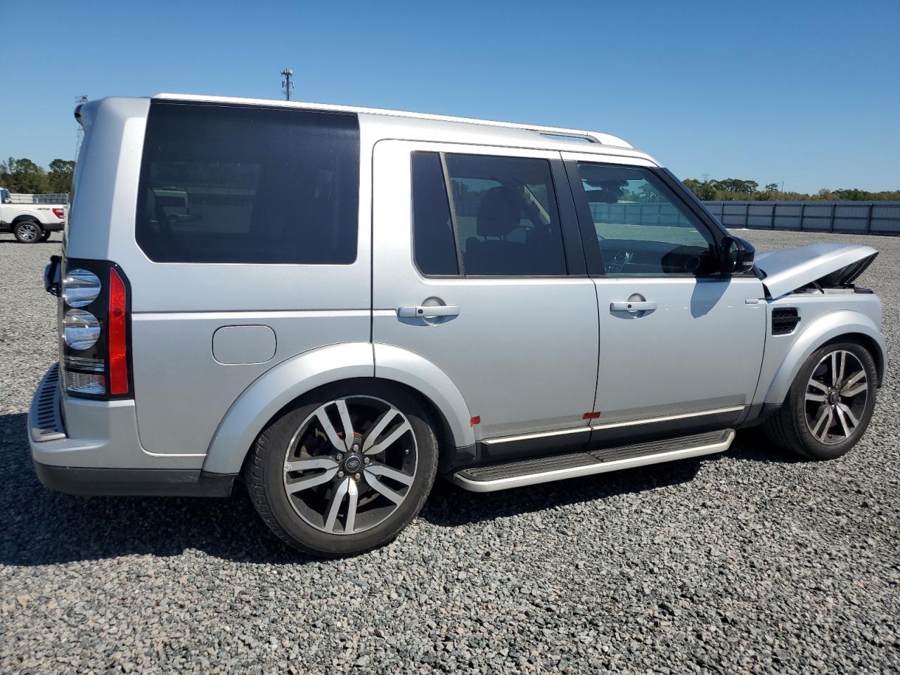 2016 Land Rover LR4 VIN SALAK2V6XGA843045 Copart auction photo, front end damage thumbnail 3