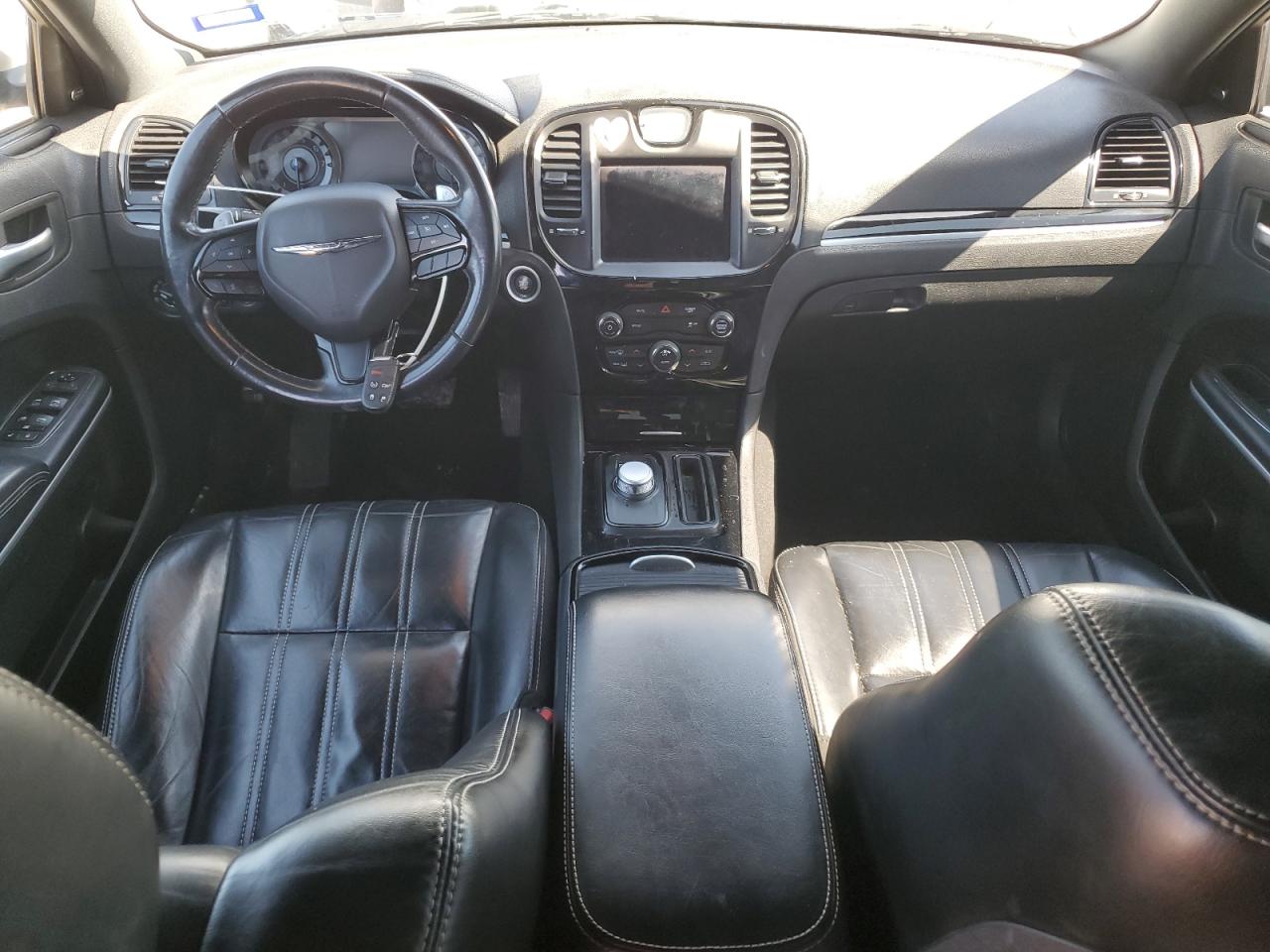 2019 Chrysler 300 VIN 2C3CCABG1KH654061 Copart auction photo, front end / rear end damage thumbnail 8