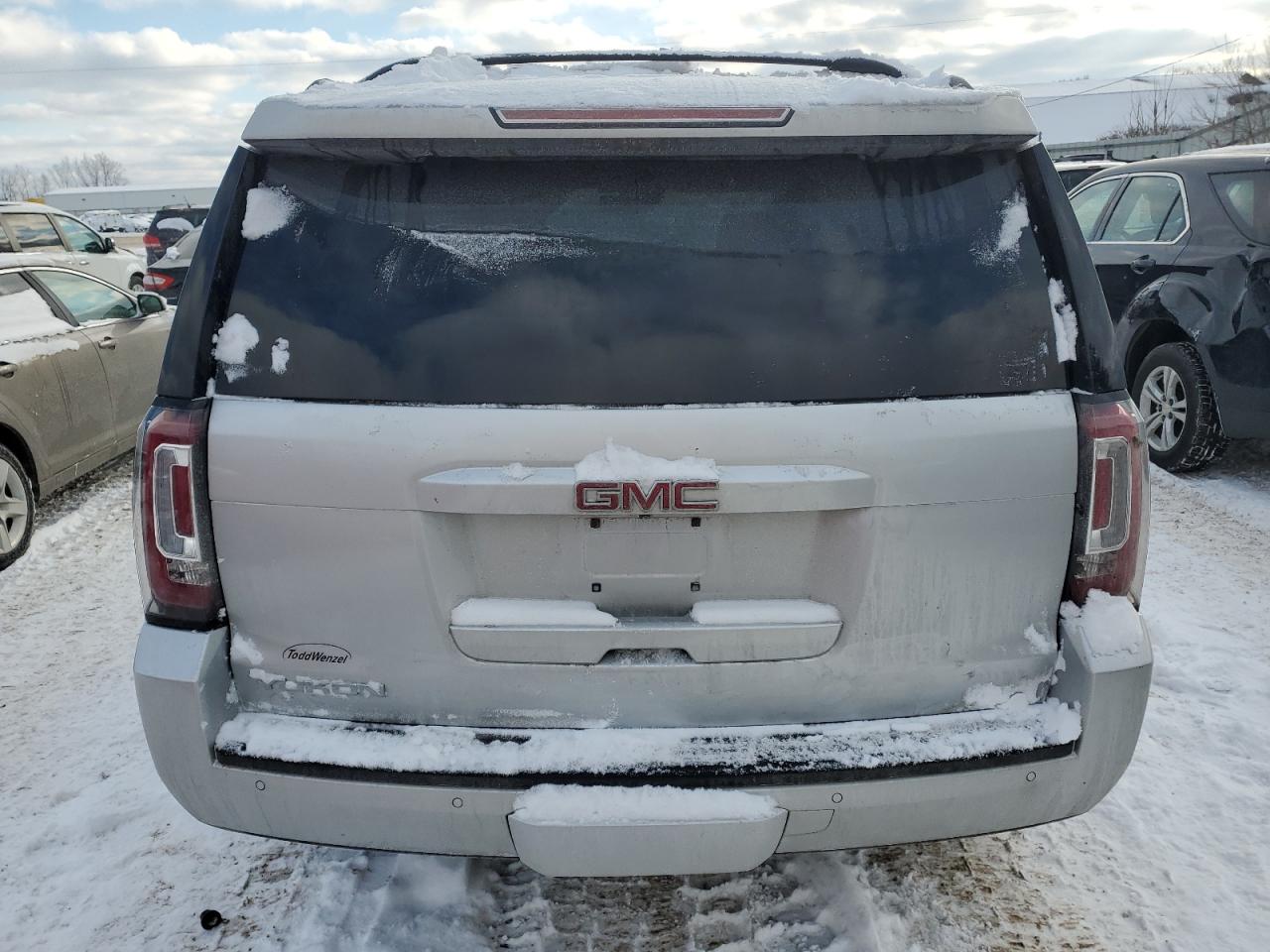 2015 GMC Yukon VIN 1GKS2BKC6FR110310 Copart auction photo, side / front end damage thumbnail 6