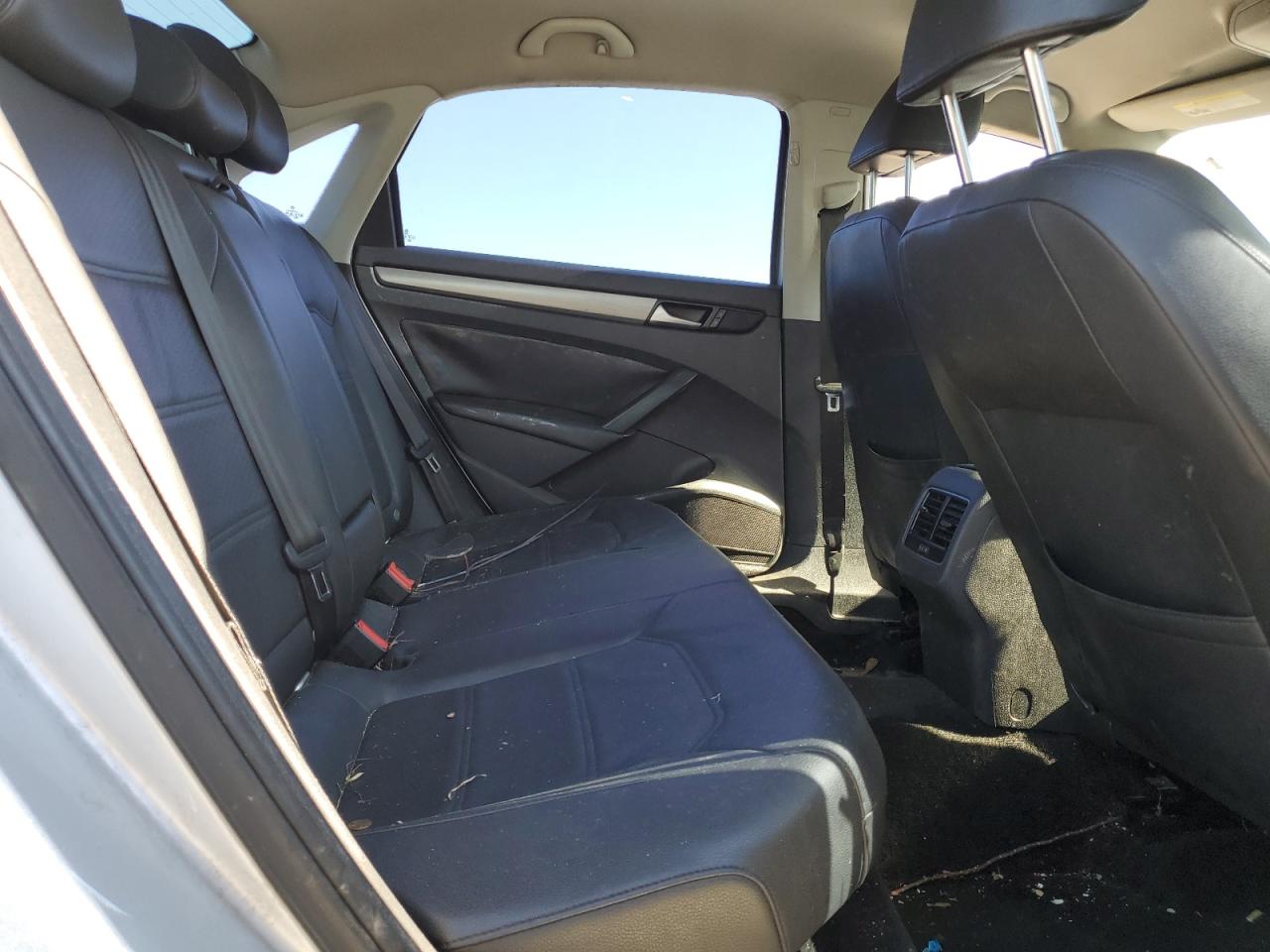 2014 Volkswagen Passat VIN 1VWBT7A32EC105532 Copart auction photo, all over damage thumbnail 10