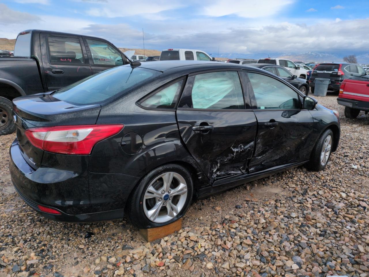 2014 Ford Focus VIN 1FADP3F27EL110370 Copart auction photo, side damage thumbnail 3