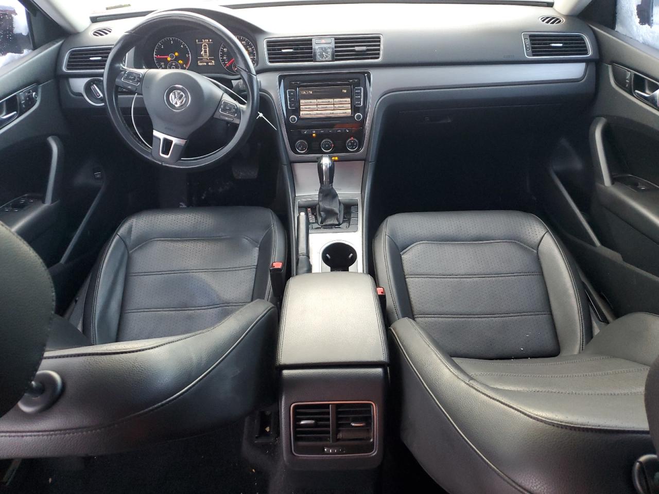 2014 Volkswagen Passat VIN 1VWBN7A30EC043476 Copart auction photo, front end / side damage thumbnail 8