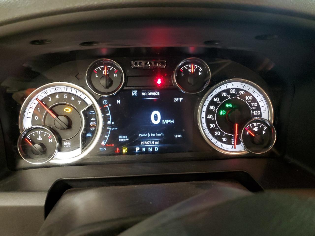 2015 RAM 1500 VIN 1C6RR7LT6FS611182 Copart auction photo, front end damage thumbnail 9