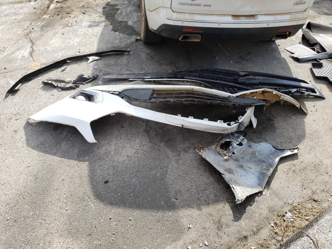 2020 Chevrolet Traverse VIN 1GNEVNKW3LJ157274 Copart auction photo, front end damage thumbnail 13
