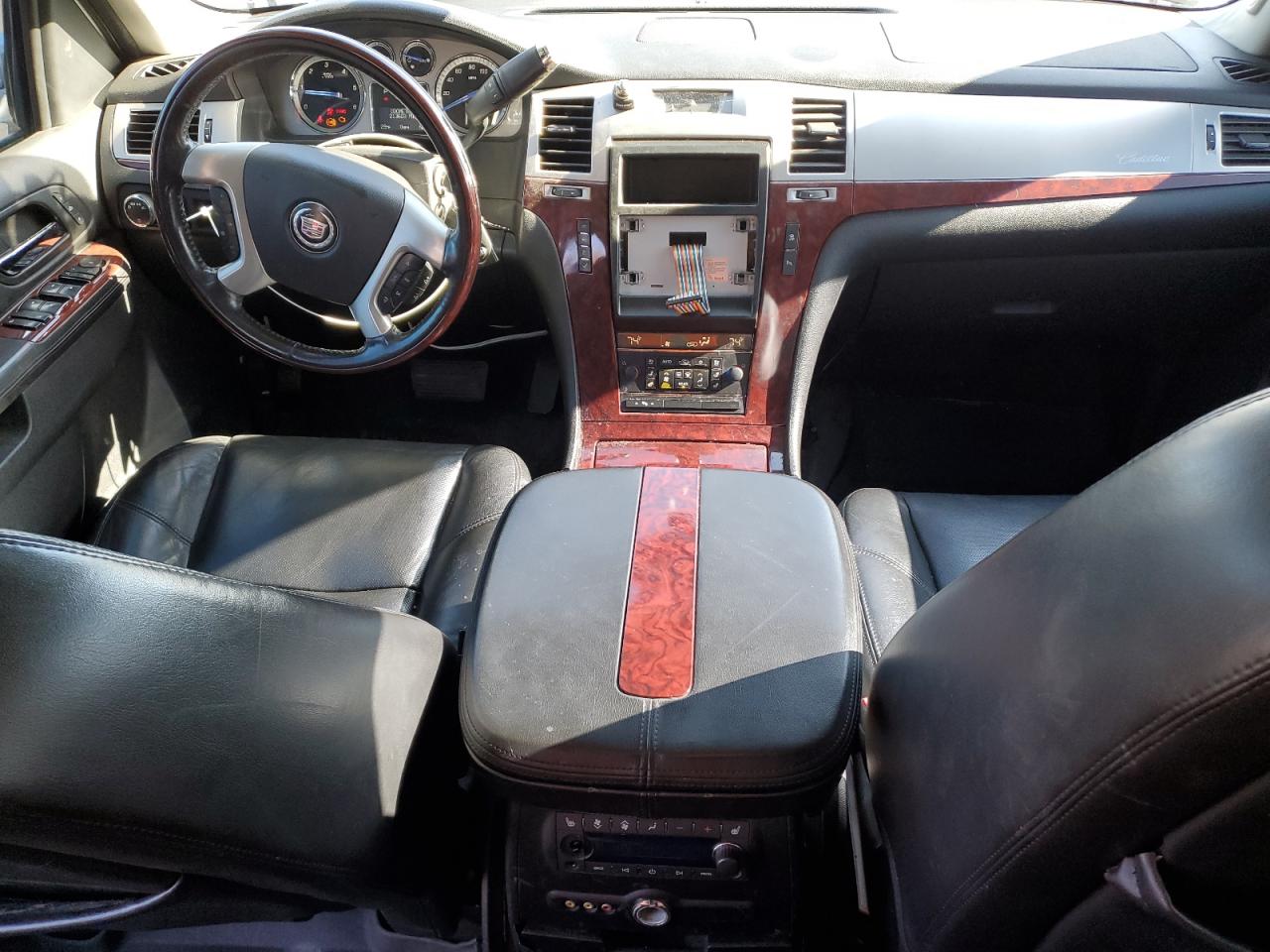 2010 Cadillac Escalade VIN 1GYUKBEF9AR280352 Copart auction photo, front end / minor dent/scratches damage thumbnail 8
