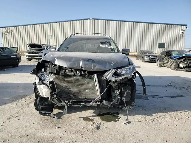 2017 Nissan Rogue VIN JN8AT2MT9HW142338 Copart auction photo, front end / minor dent/scratches damage thumbnail 12