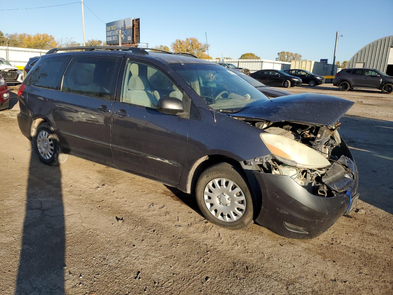 2006 Toyota Sienna VIN 5TDZA23C36S533648 Copart auction photo, front end / minor dent/scratches damage thumbnail 4