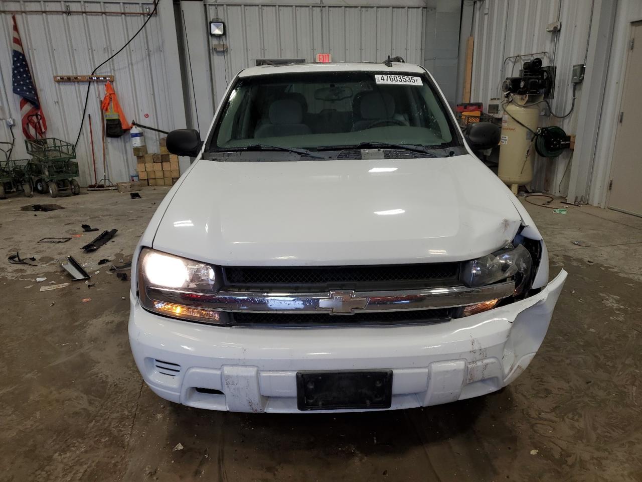2006 Chevrolet TrailBlazer VIN 1GNDT13S662289868 Copart auction photo, front end damage thumbnail 5