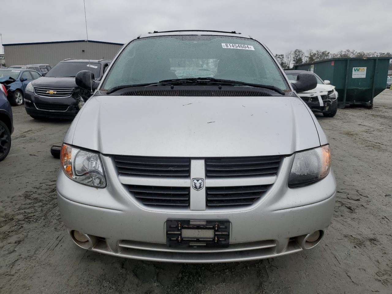 2005 Dodge Caravan VIN 2D4GP44L05R535965 Copart auction photo, top/roof damage thumbnail 5