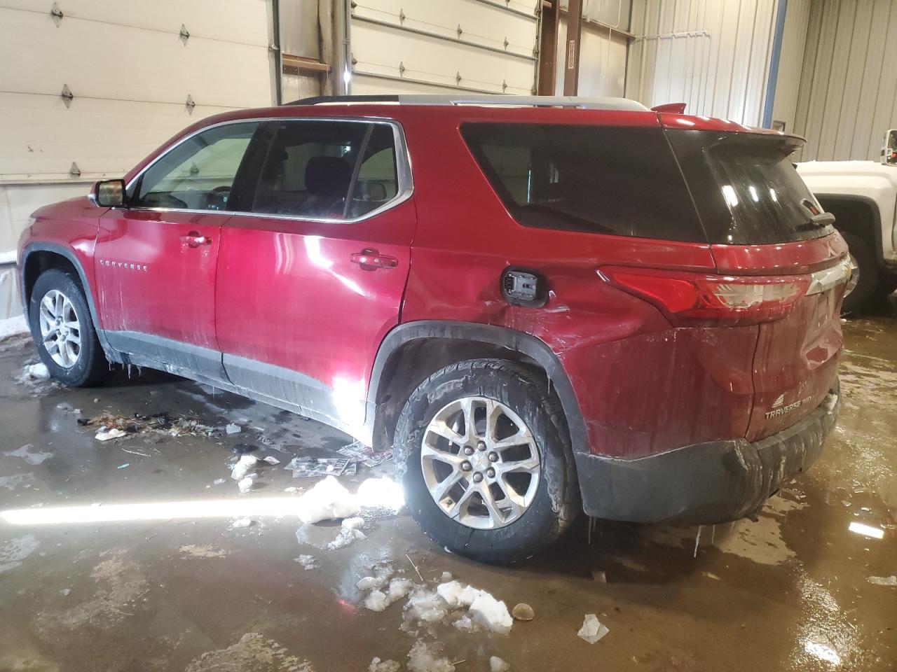 2018 Chevrolet Traverse VIN 1GNEVGKW7JJ175284 Copart auction photo, rear end / side damage thumbnail 2
