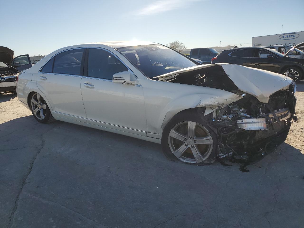 2010 Mercedes-Benz S-klasse VIN WDDNG8GBXAA316322 Copart auction photo, front end / minor dent/scratches damage thumbnail 4