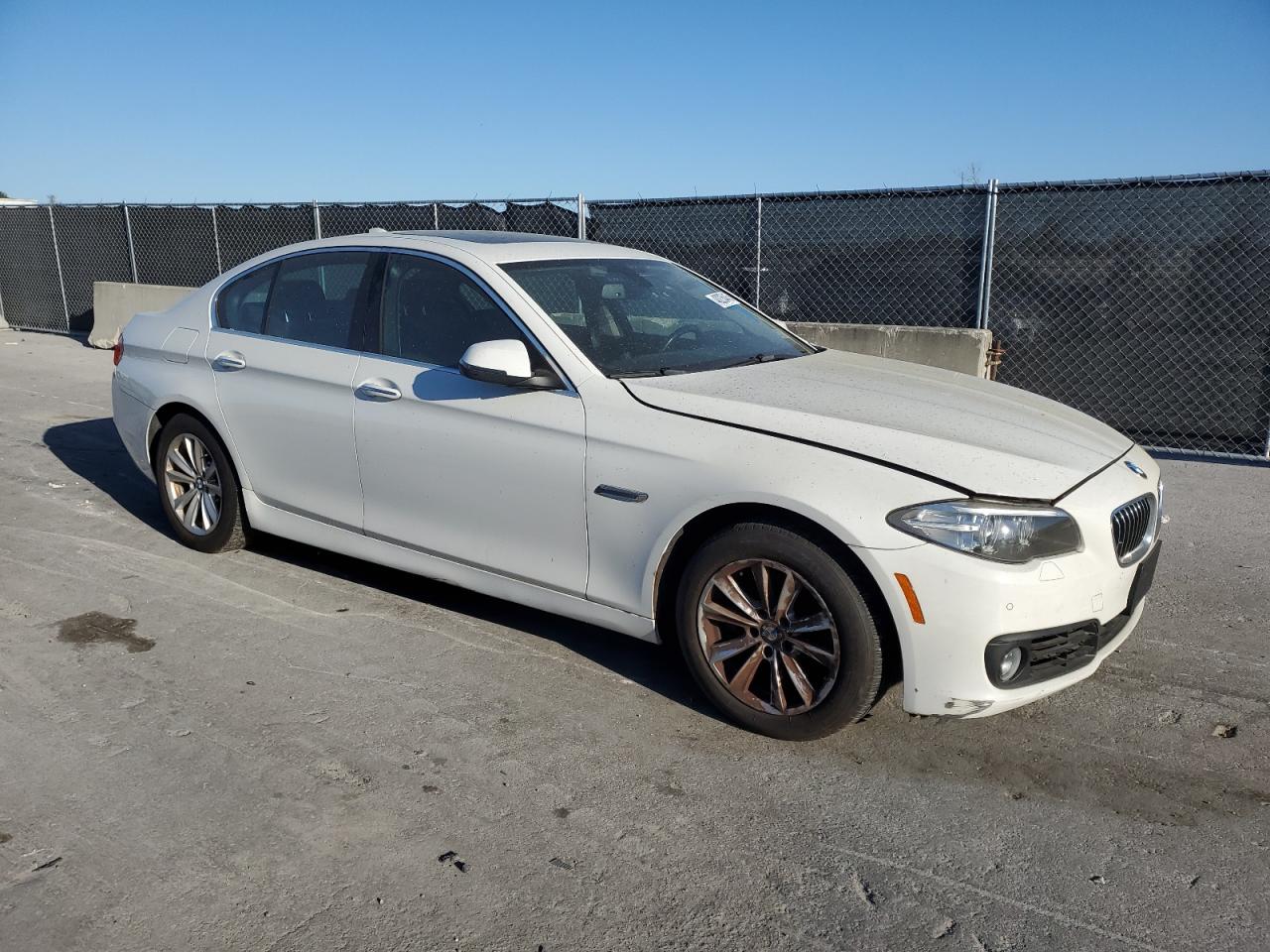 2015 BMW 5er VIN WBA5A7C56FD623463 Copart auction photo, vandalism damage thumbnail 4