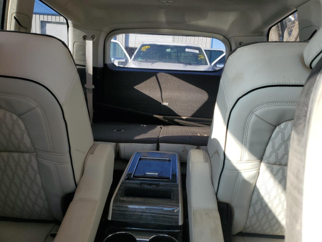 2020 Lincoln Aviator VIN 5LMYJ9YY9LGL17598 Copart auction photo, water/flood damage thumbnail 10