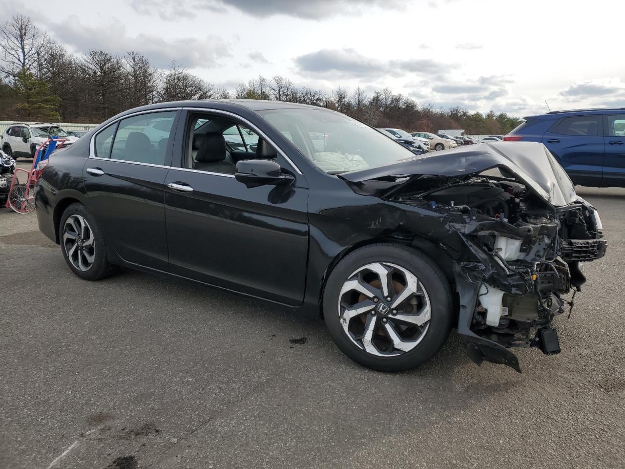 2017 Honda Accord VIN 1HGCR3F00HA040887 Copart auction photo, front end / minor dent/scratches damage thumbnail 4