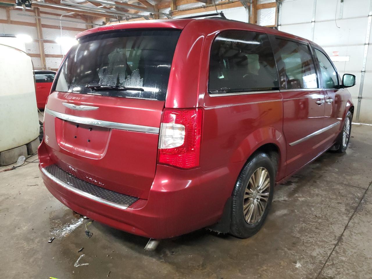 2015 Chrysler Town & Country VIN 2C4RC1CG3FR716919 Copart auction photo, front end / minor dent/scratches damage thumbnail 3