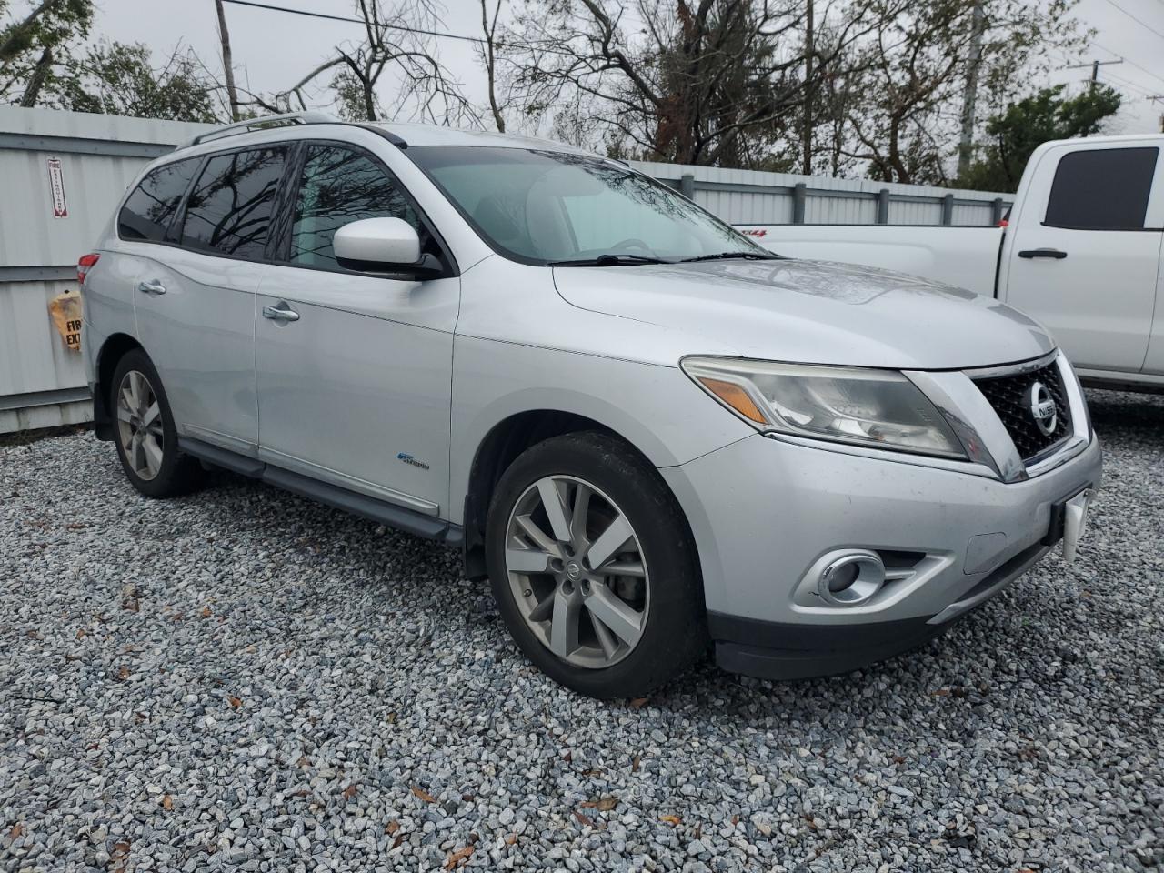 2014 Nissan Pathfinder VIN 5N1CR2MM9EC646747 Copart auction photo, minor dent/scratches damage thumbnail 4