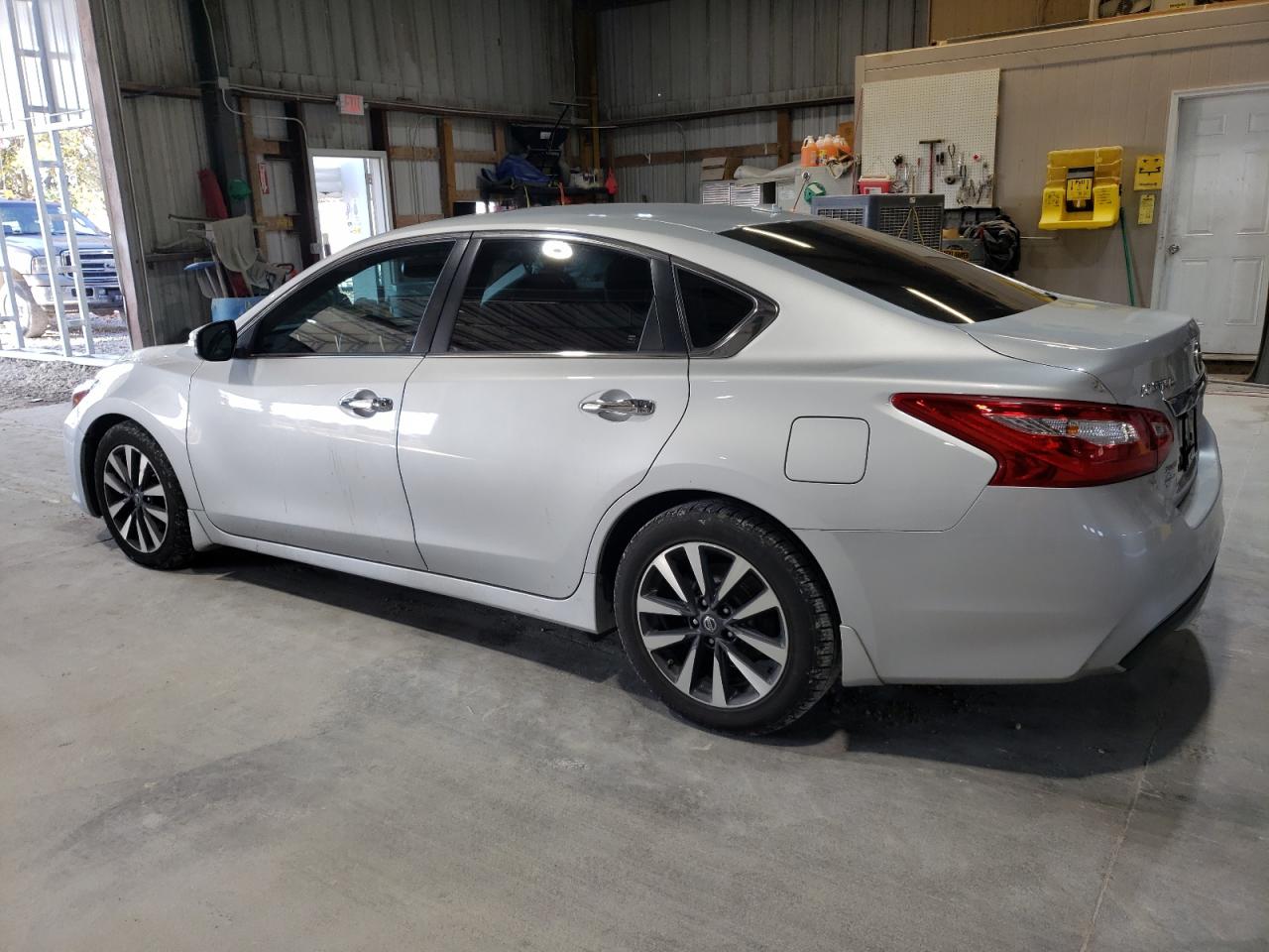 2017 Nissan Altima VIN 1N4AL3AP5HC478164 Copart auction photo, undercarriage / minor dent/scratches damage thumbnail 2
