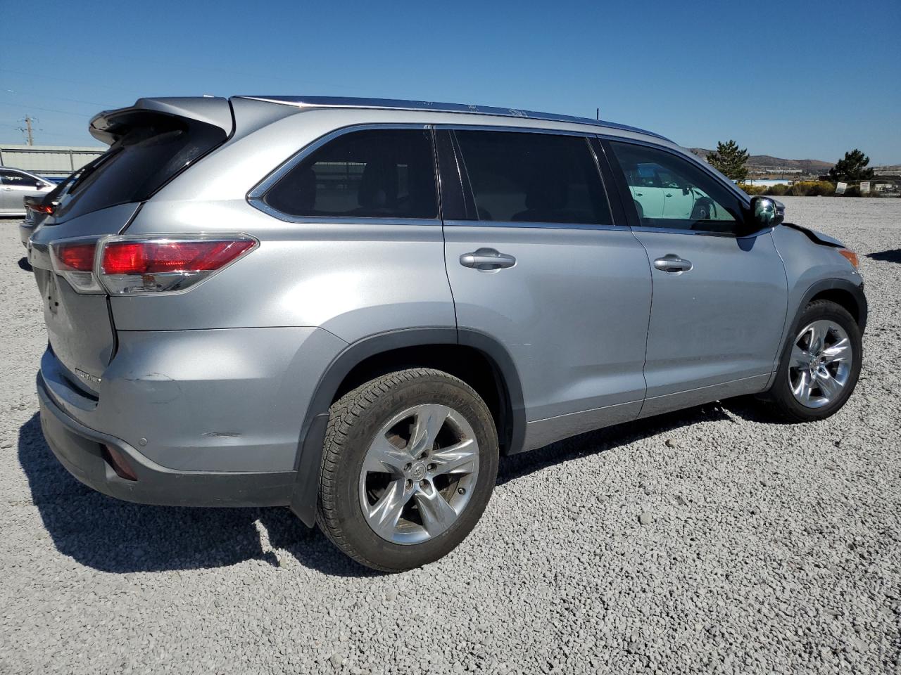 2014 Toyota Highlander VIN 5TDDKRFH6ES057675 Copart auction photo, front end / side damage thumbnail 3