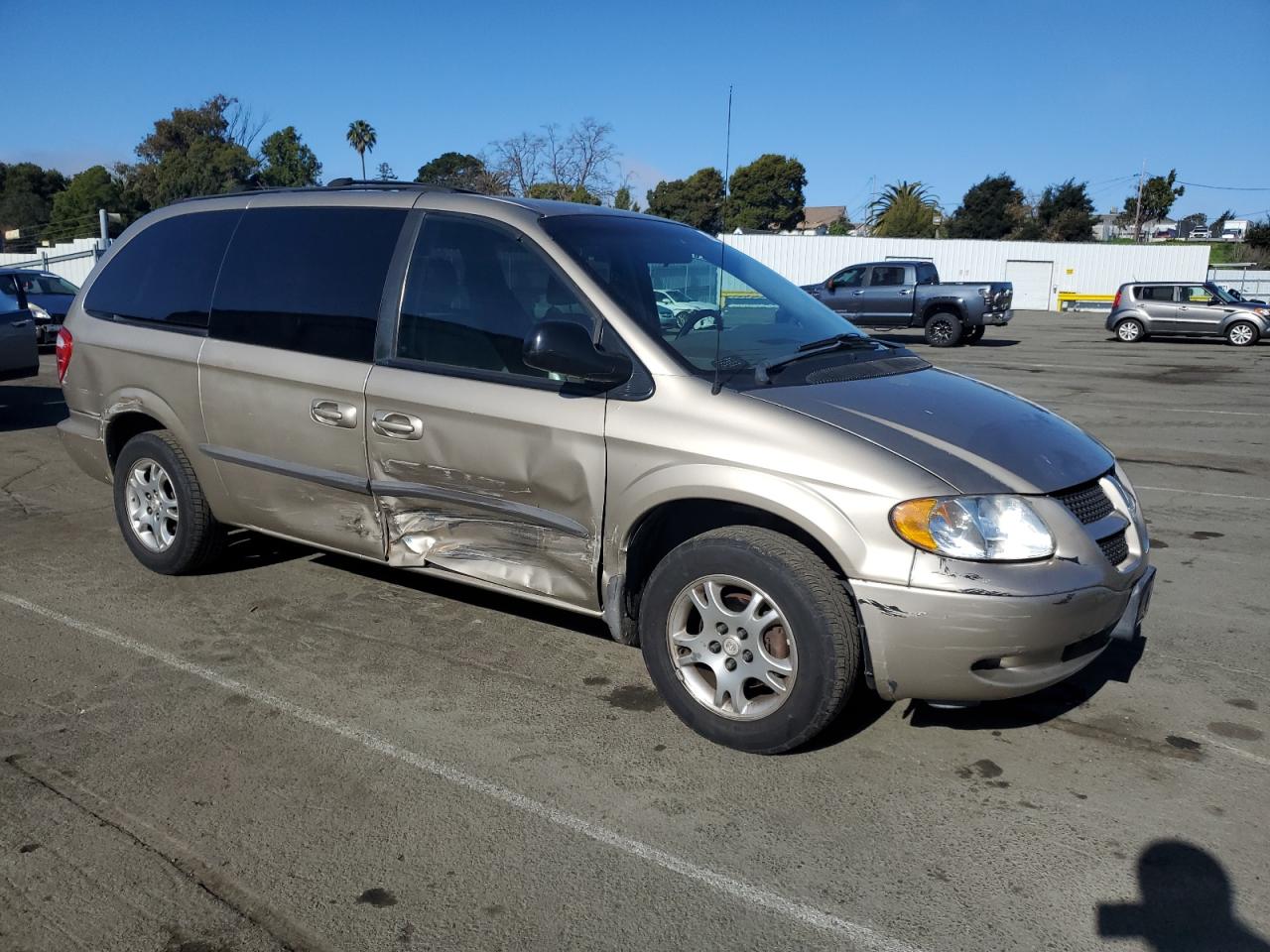 2002 Dodge Caravan VIN 2B8GP74L72R693158 Copart auction photo, side / all over damage thumbnail 4