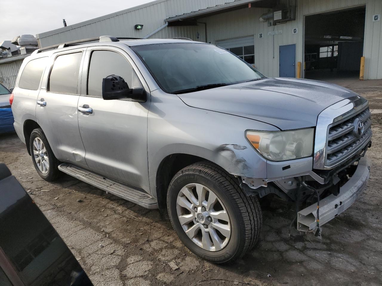 2010 Toyota Sequoia VIN 5TDJY5G15AS027573 Copart auction photo, front end / rear end damage thumbnail 4