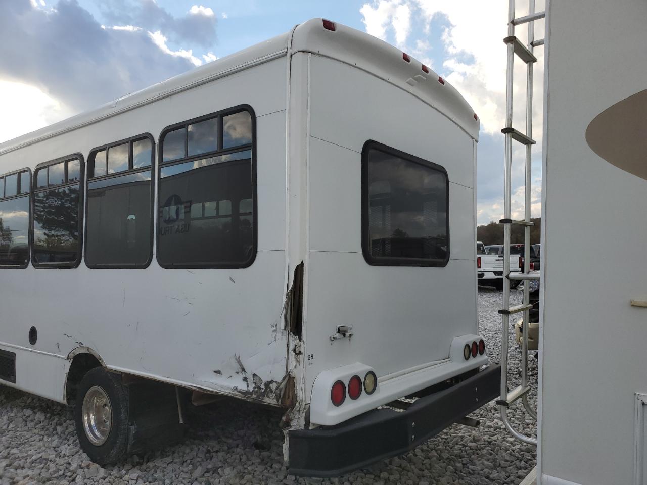 2000 Chevrolet Express VIN 1GBJG31J5Y1250241 Copart auction photo, all over damage thumbnail 6