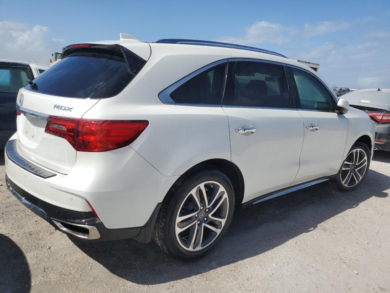 2018 Acura MDX VIN 5J8YD3H83JL000613 Copart auction photo, water/flood damage thumbnail 3