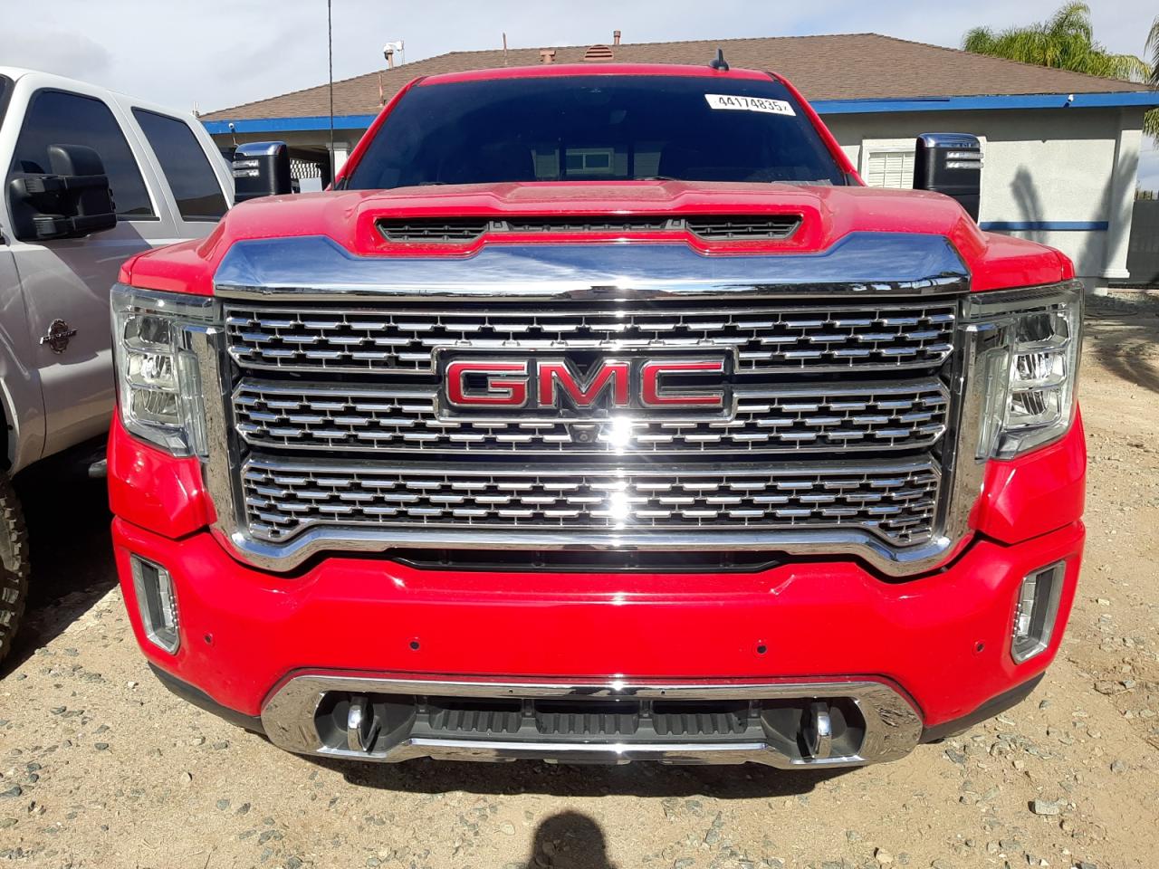 2020 GMC Sierra VIN 1GT49REY0LF324710 Copart auction photo, vandalism damage thumbnail 5