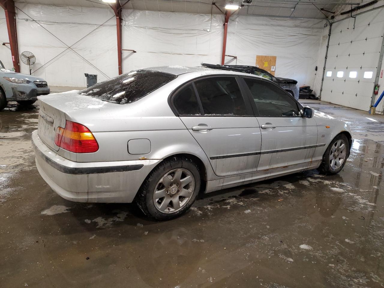 2003 BMW 3er VIN WBAEU33403PM55045 Copart auction photo, front end / side damage thumbnail 3