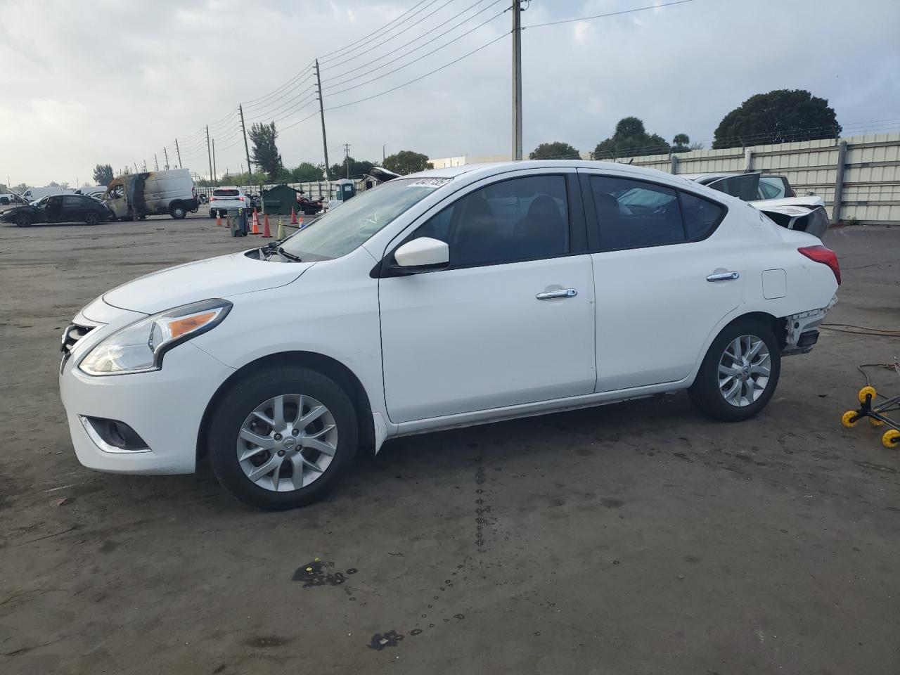 2017 Nissan Versa VIN 3N1CN7AP7HL844802