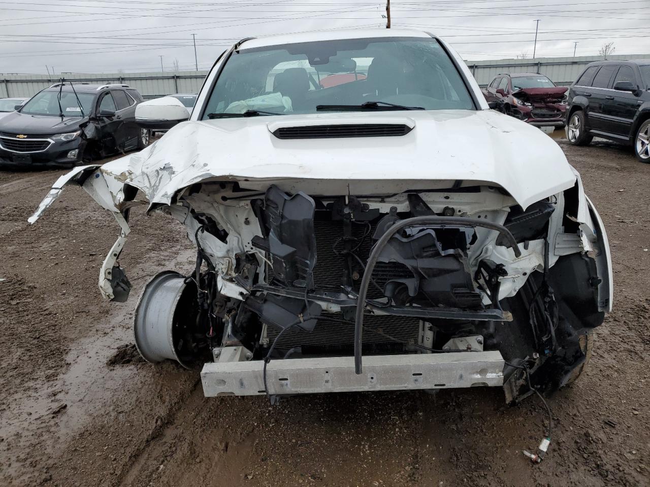 2018 Toyota Tacoma VIN 5TFCZ5AN5JX132254 Copart auction photo, all over / rear end damage thumbnail 5