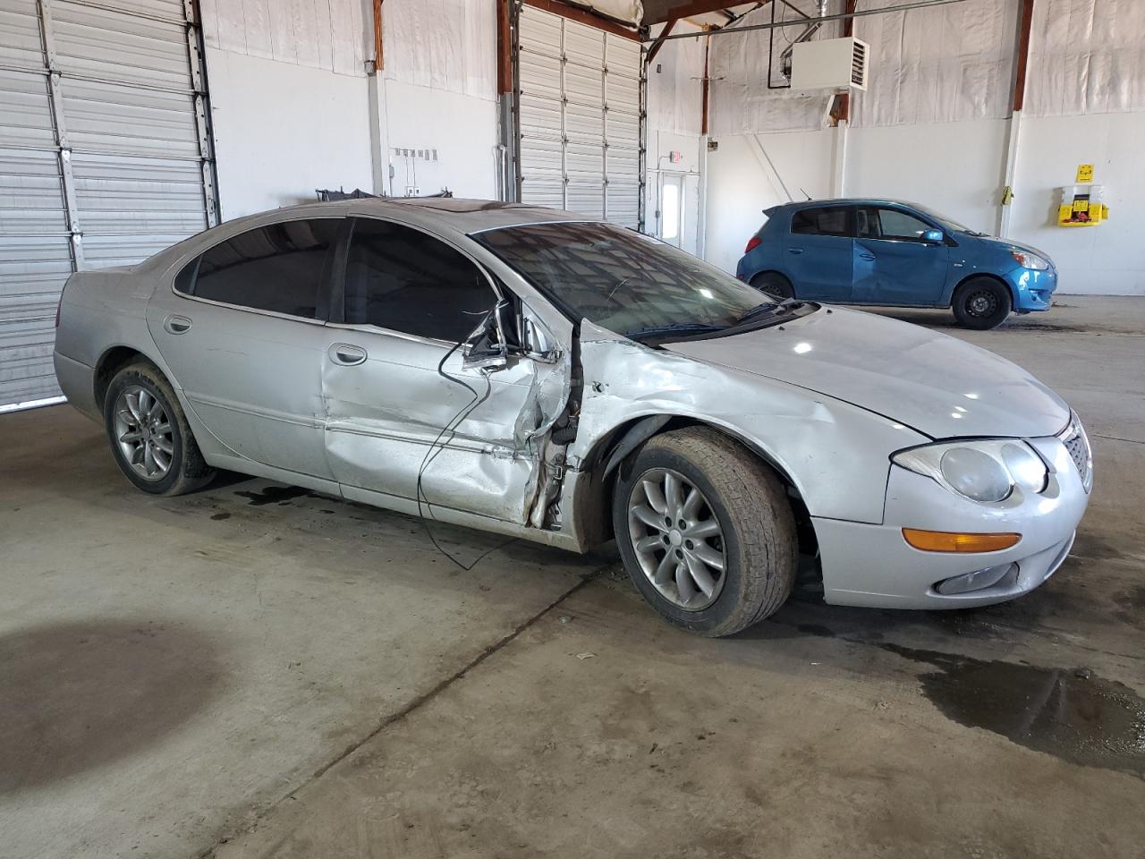 2003 Chrysler 300 VIN 2C3HE66G93H567629 Copart auction photo, side / front end damage thumbnail 4