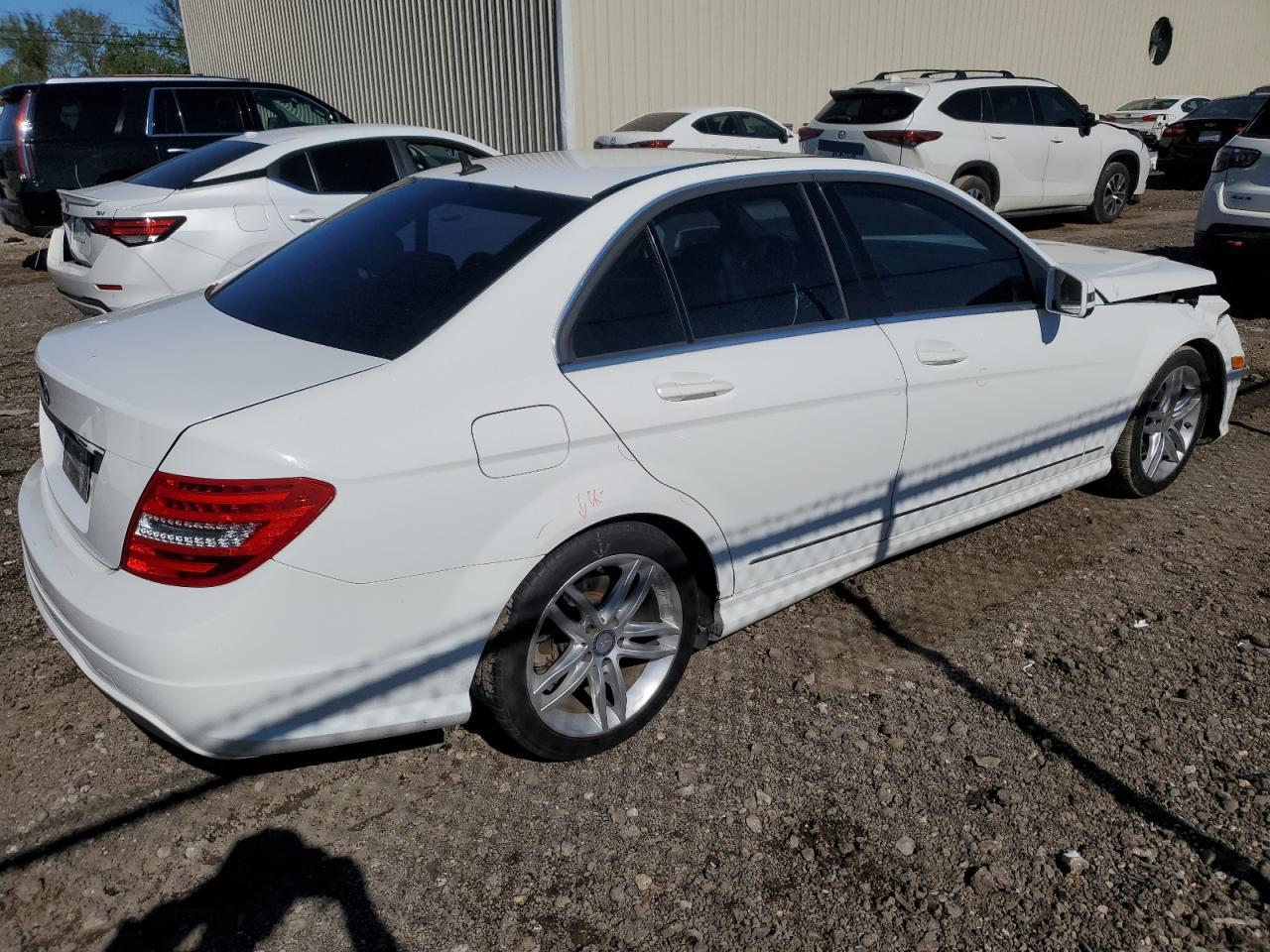 2014 Mercedes-Benz C-klasse VIN WDDGF4HBXER318386 Copart auction photo, front end / minor dent/scratches damage thumbnail 3
