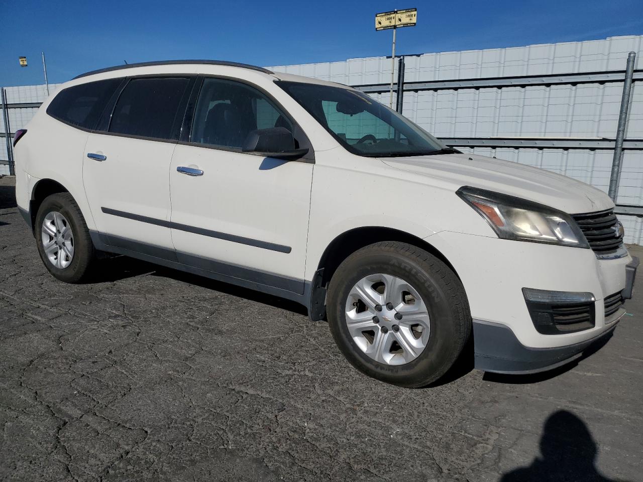 2015 Chevrolet Traverse VIN 1GNKRFED4FJ120942 Copart auction photo, minor dent/scratches damage thumbnail 4