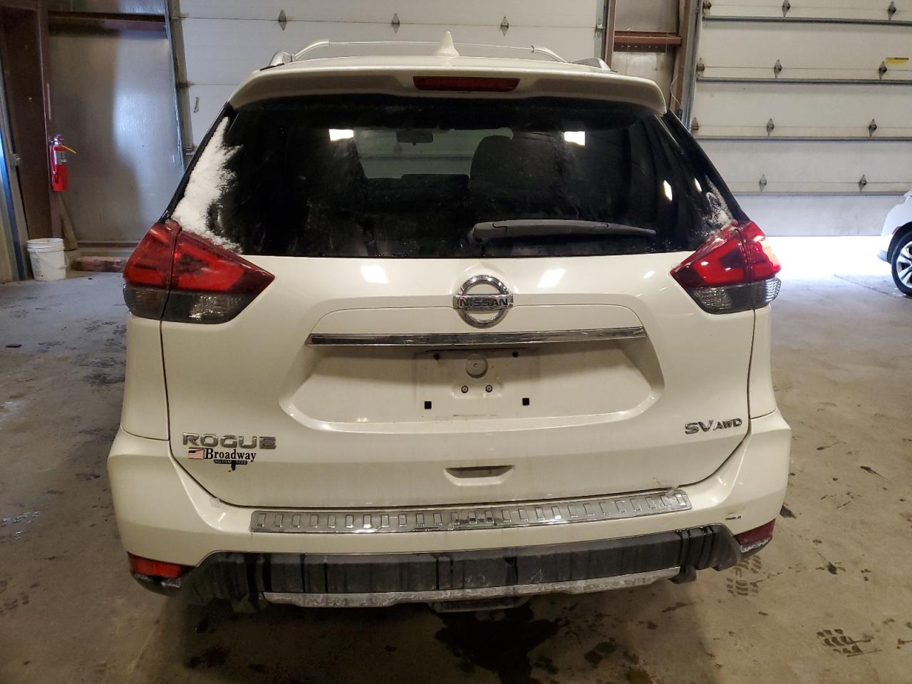 2017 Nissan Rogue VIN JN8AT2MV2HW266856 Copart auction photo, front end damage thumbnail 6