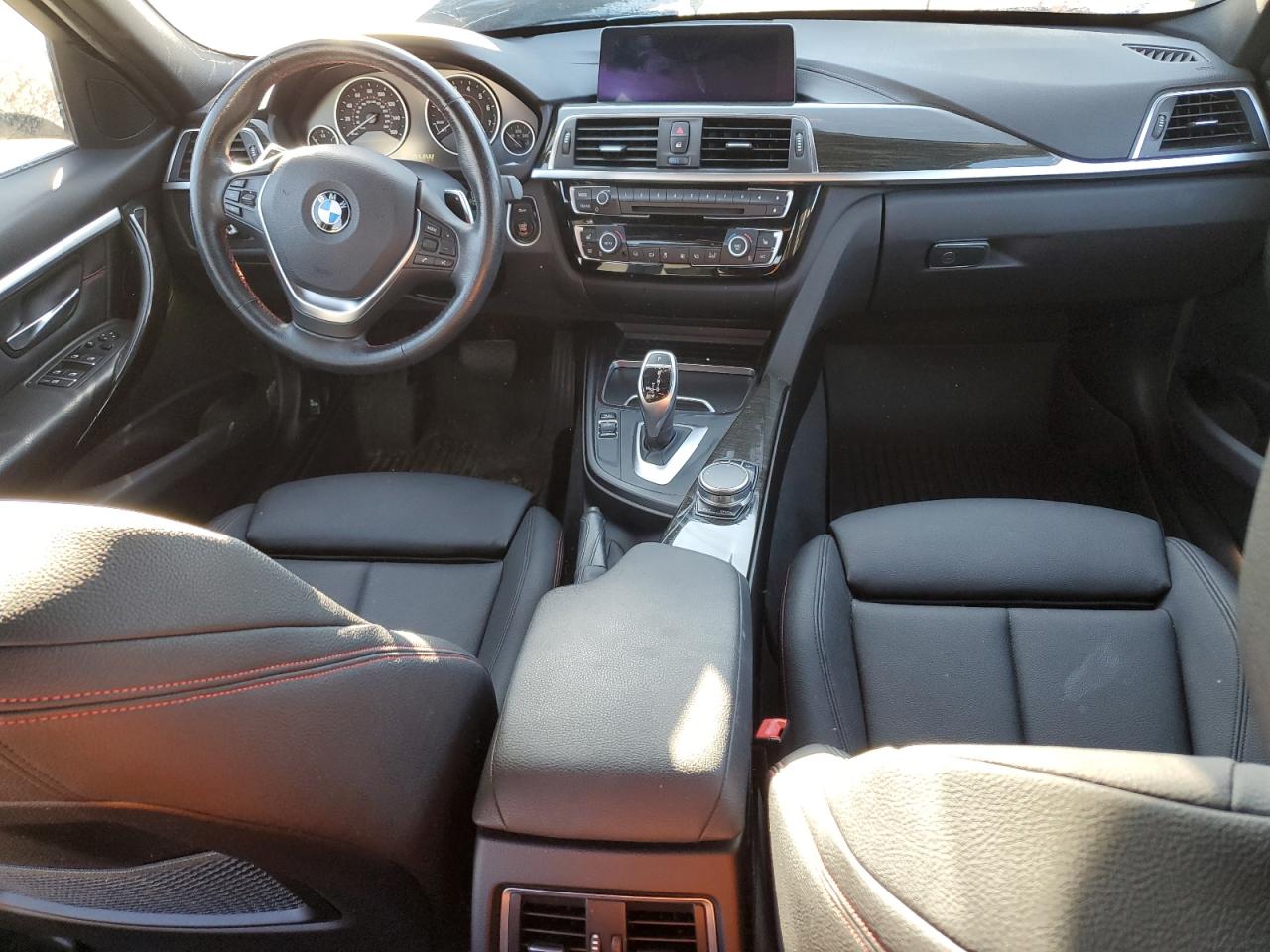 2018 BMW 3er VIN WBA8D9C52JA013666 Copart auction photo, front end / side damage thumbnail 8