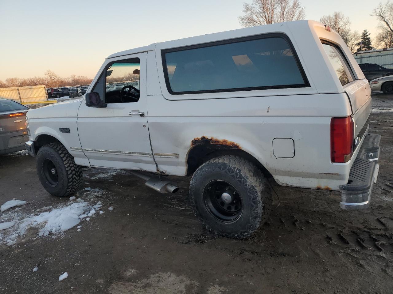 1996 Ford Bronco VIN 1FMEU15H3TLB67546 Copart auction photo, all over damage thumbnail 2