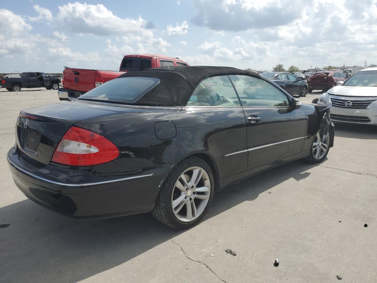 2008 Mercedes-Benz CLK-klasse VIN WDBTK56F98T089110 Copart auction photo, front end damage thumbnail 3