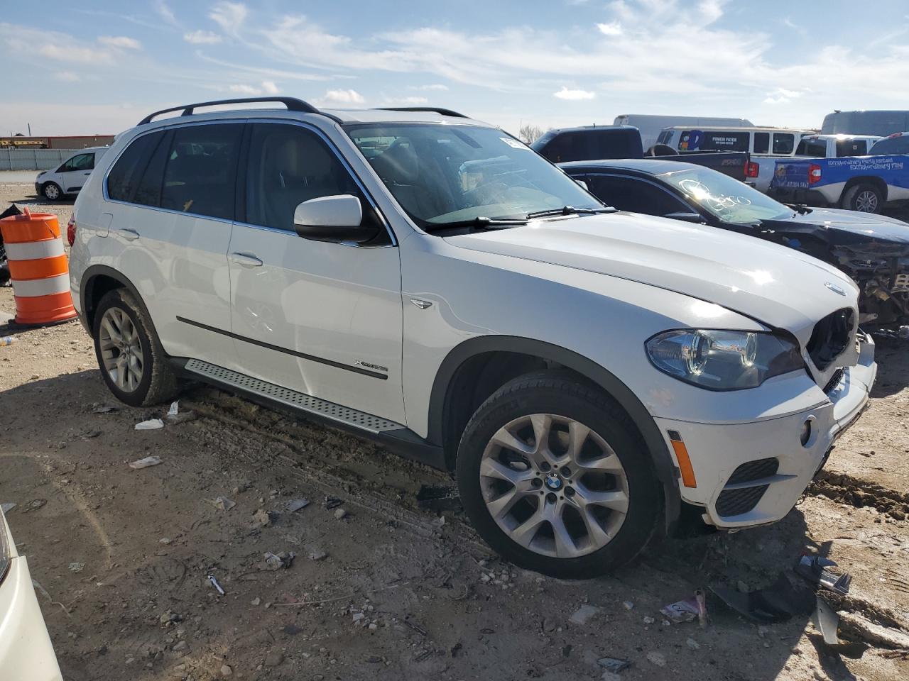 2013 BMW X5 VIN 5UXZV4C52D0E07882 Copart auction photo, front end / minor dent/scratches damage thumbnail 4