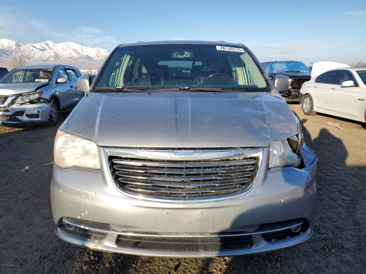 2014 Chrysler Town & Country VIN 2C4RC1BG7ER348602 Copart auction photo, front end / side damage thumbnail 5