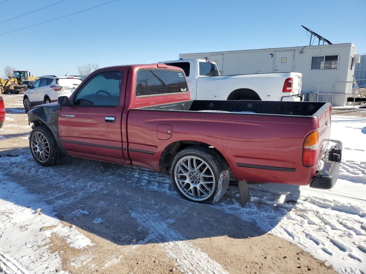 1995 Toyota Tacoma VIN 4TAUN41B8SZ073816 Copart auction photo, front end / minor dent/scratches damage thumbnail 2