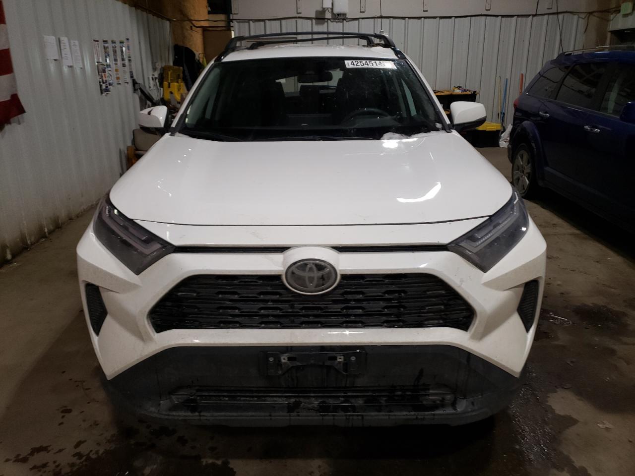 2022 Toyota RAV 4 VIN 2T3P1RFV4NC260179 Copart auction photo, all over damage thumbnail 5