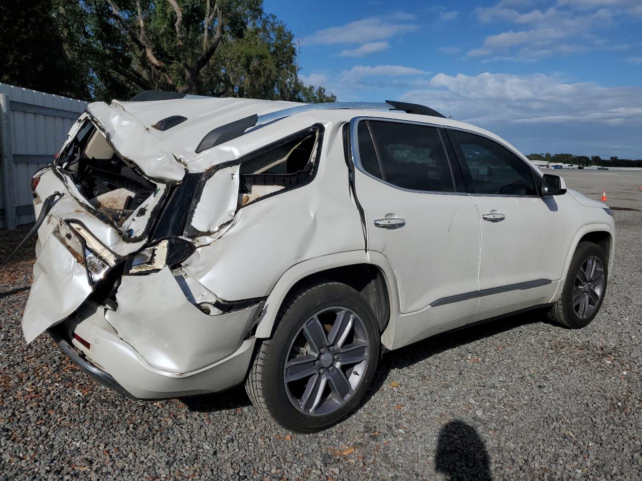 2017 GMC Acadia VIN 1GKKNPLS8HZ195101 Copart auction photo, water/flood / minor dent/scratches damage thumbnail 3