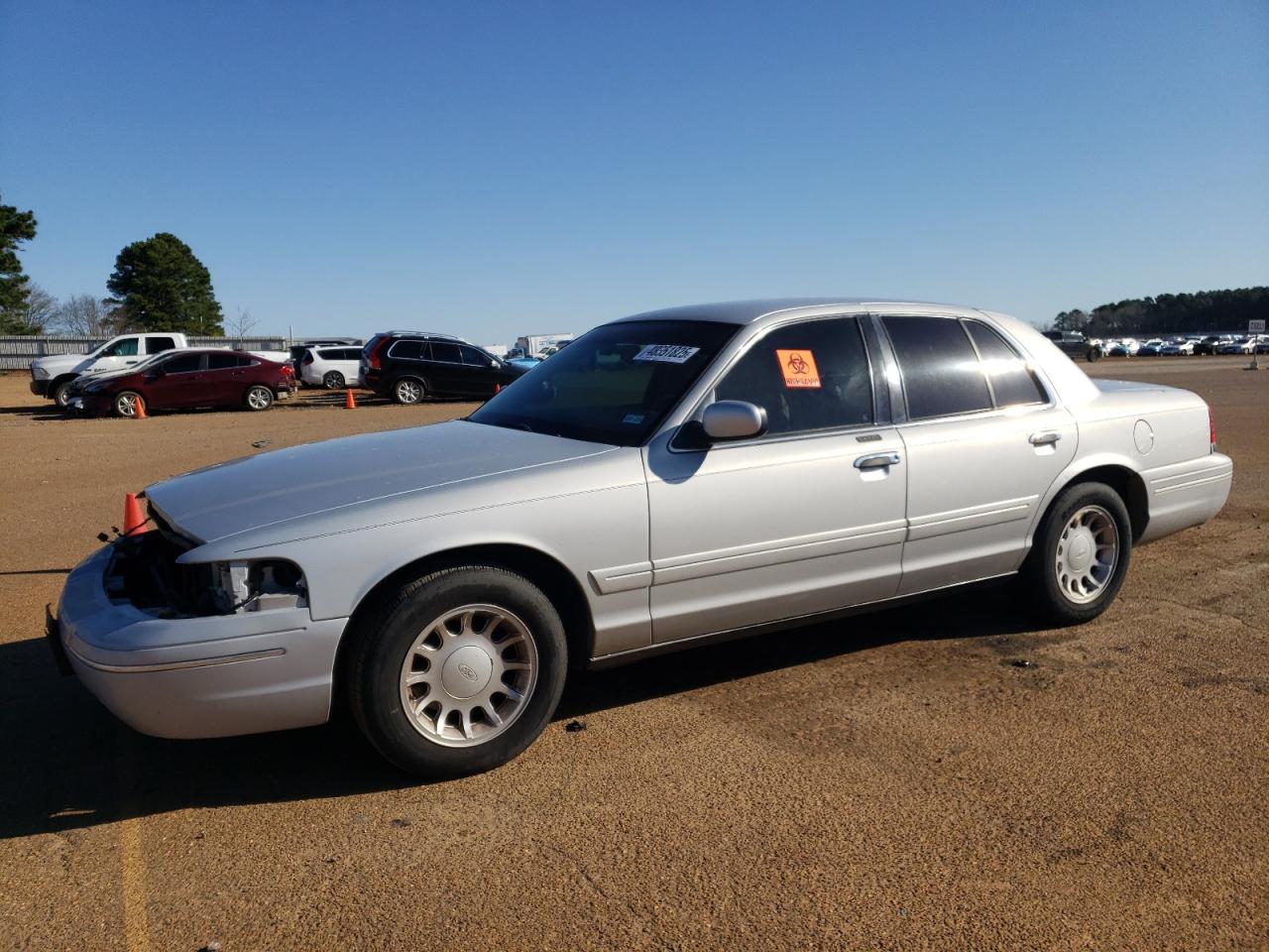 2000 Ford Crown Victoria VIN 2FAFP74W3YX122030 - Copart auction photo