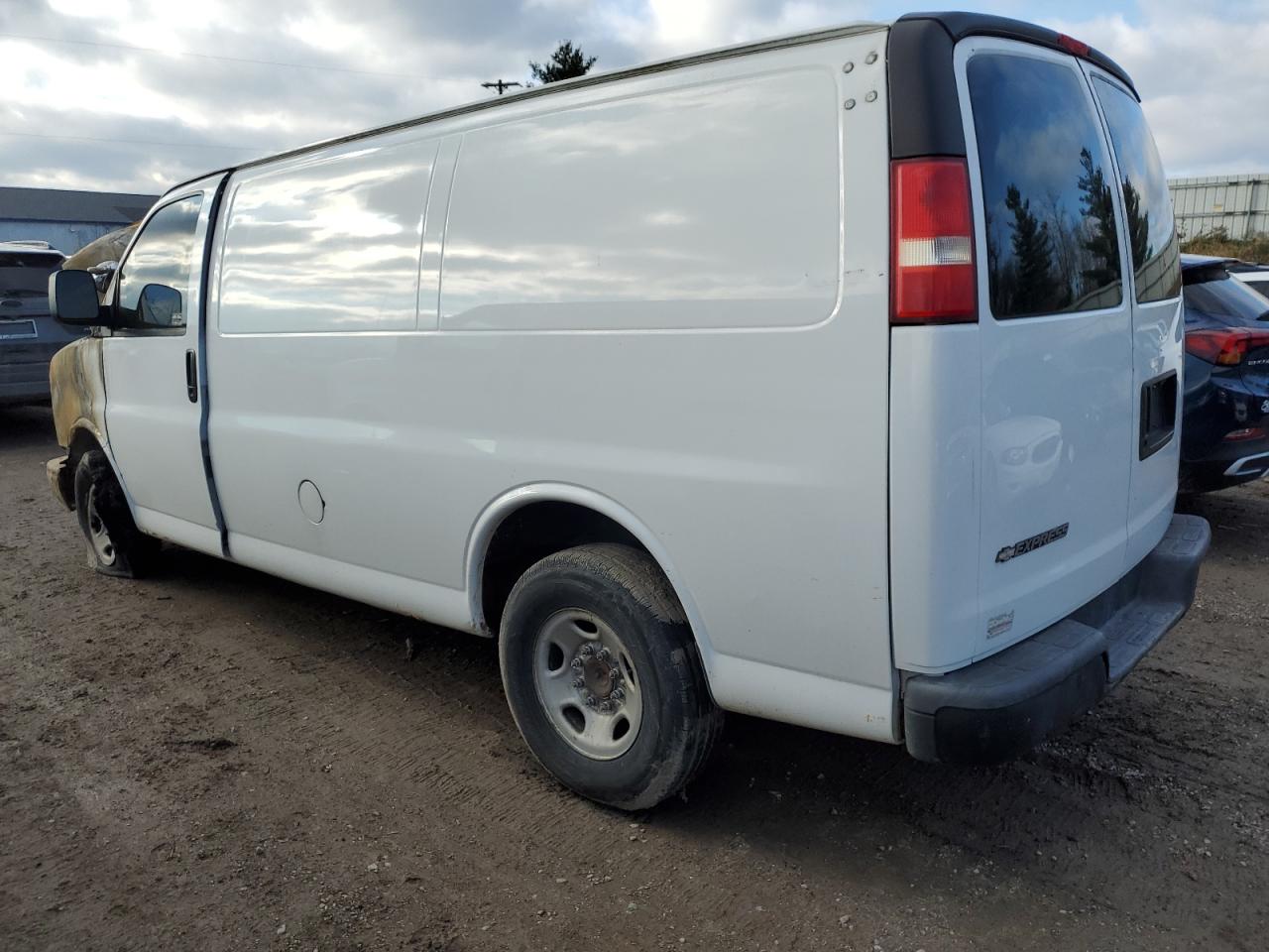 2007 Chevrolet Express VIN 1GCGG25UX71212085 Copart auction photo, burn - engine / burn - interior damage thumbnail 2