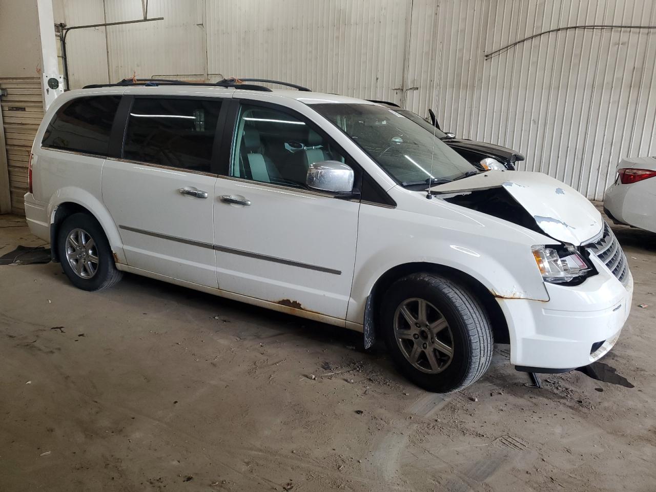 2010 Chrysler Town & Country VIN 2A4RR8D19AR380925 Copart auction photo, front end damage thumbnail 4