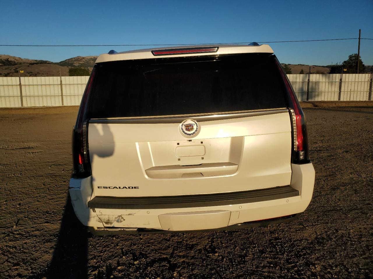 2015 Cadillac Escalade VIN 1GYS3HKJ4FR299933 Copart auction photo, rear end / undercarriage damage thumbnail 6