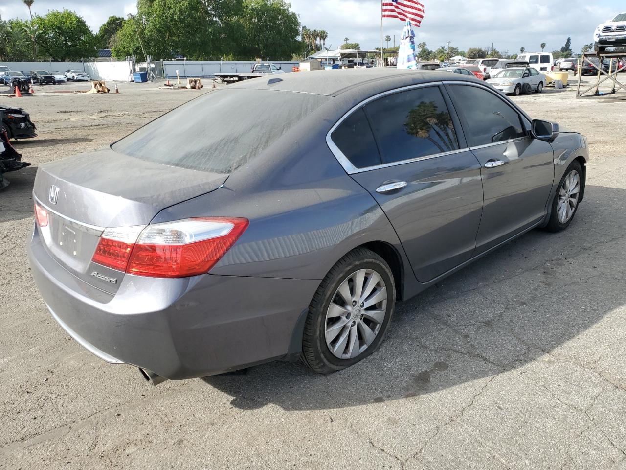 2013 Honda Accord VIN 1HGCR2F84DA228113 Copart auction photo, front end / minor dent/scratches damage thumbnail 3