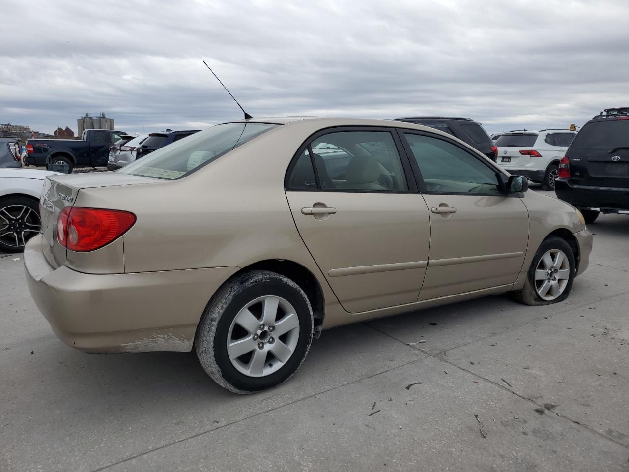 2006 Toyota Corolla VIN 1NXBR32E06Z615072 Copart auction photo, front end / side damage thumbnail 3