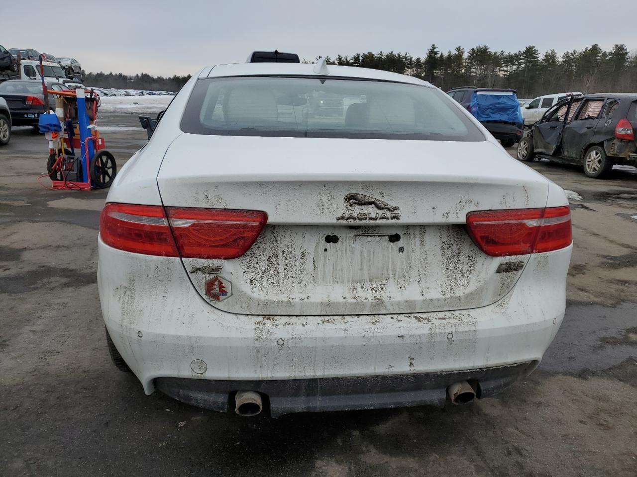 2019 Jaguar XE VIN SAJAJ4FX0KCP50143 Copart auction photo, front end / side damage thumbnail 6