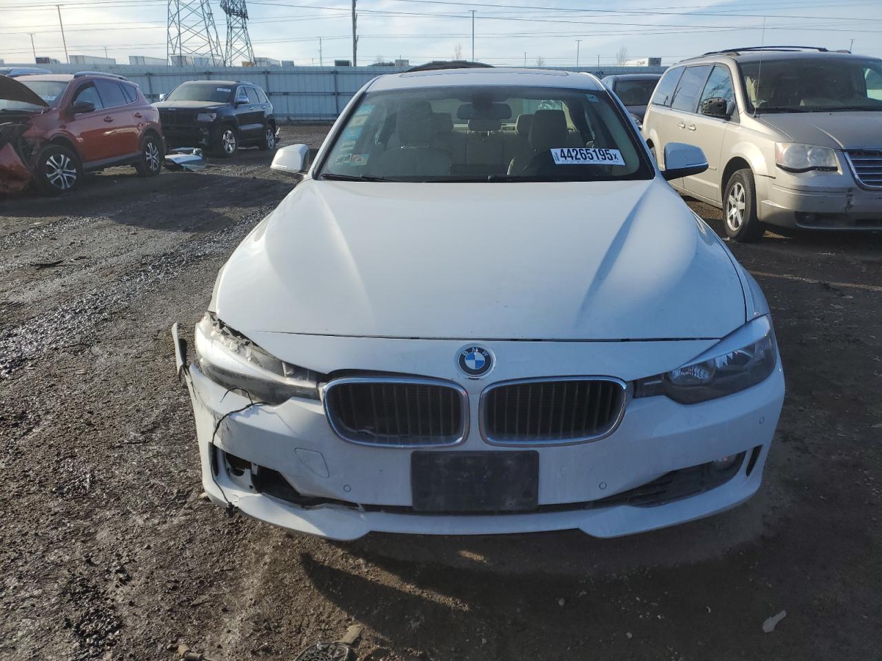 2015 BMW 3er VIN WBA3B5C51FP653395 Copart auction photo, front end / minor dent/scratches damage thumbnail 5